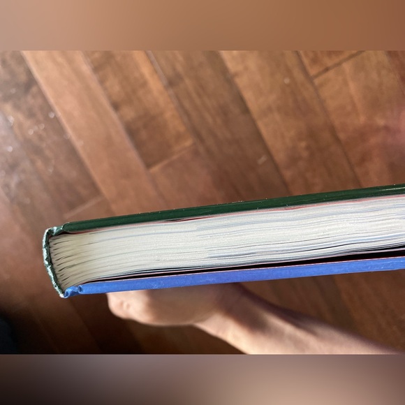 Illustrated Guide to Britain hardcover Book - Picture 9 of 10